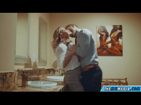 ❤️ عندما تغريك شقراء مفلس في مرحاض عام في الإباحية٪ ar.hentaivost.ru٪